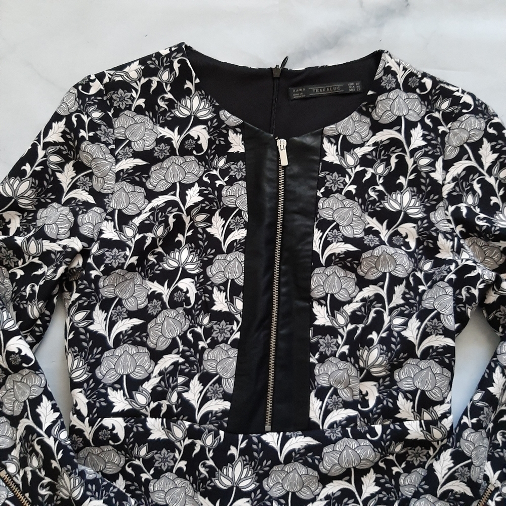 Zara Floral Romper - Picture 2 of 7